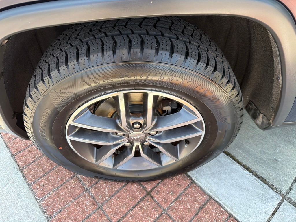 Used 2018 Blue Jeep Limited image 10