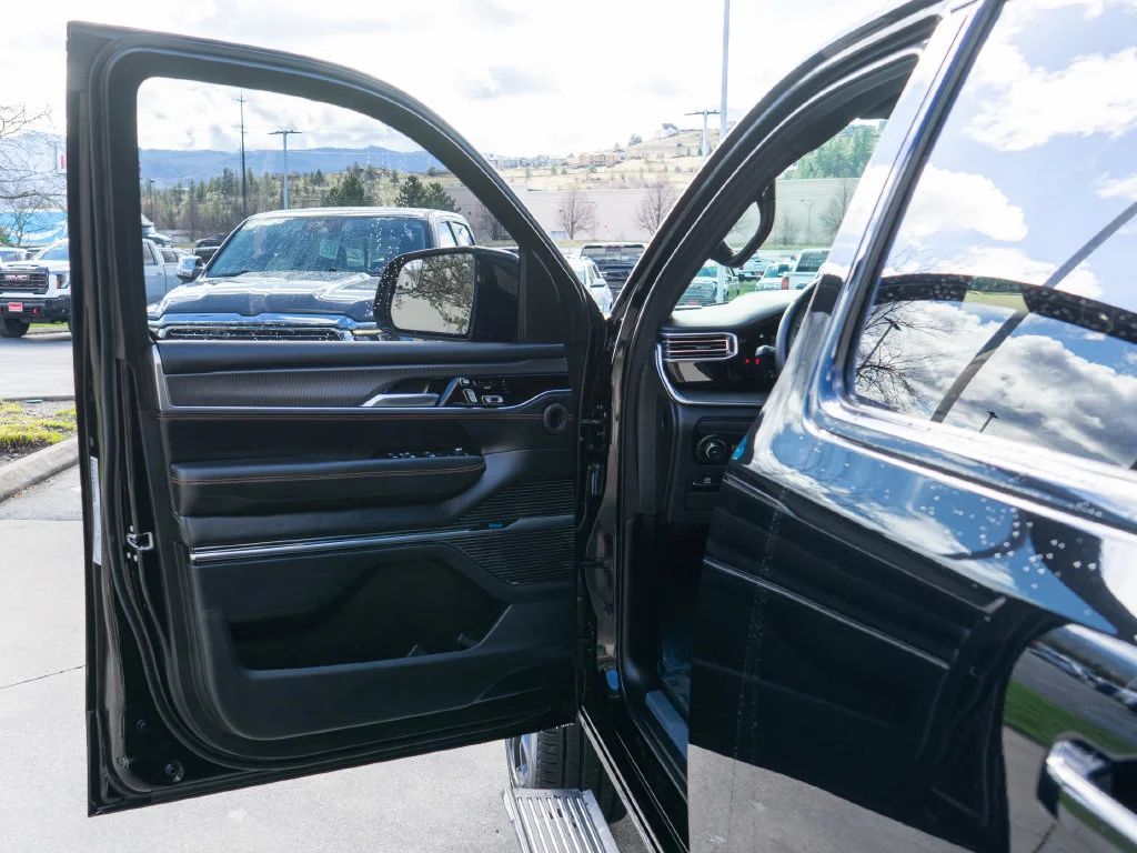 Used 2023 Black Jeep Series III image 20