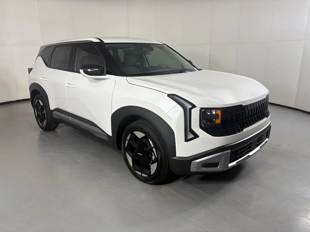 New 2027 Snow White Pearl Kia EX image 2