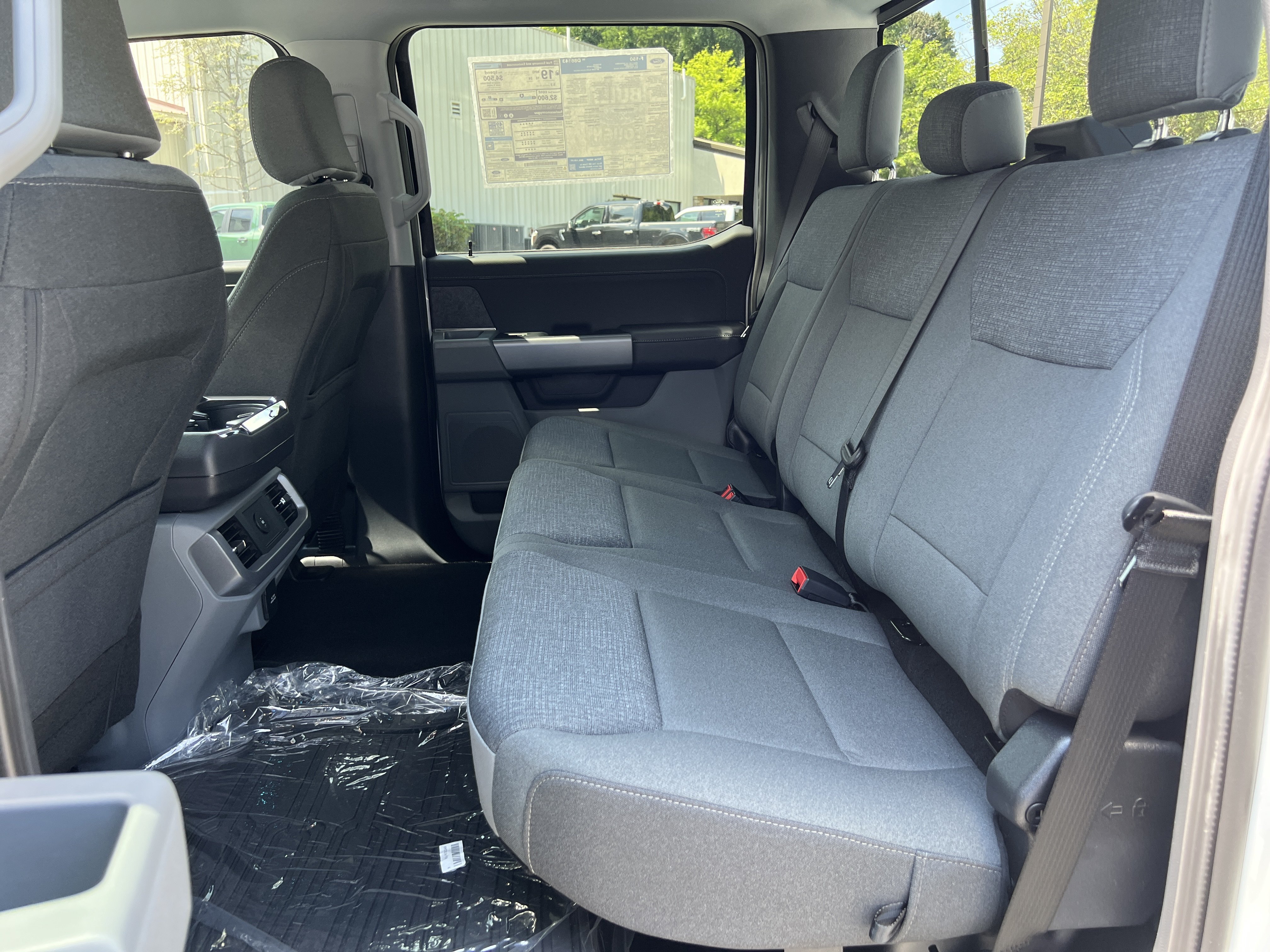 New 2026 Oxford White Ford XLT image 12