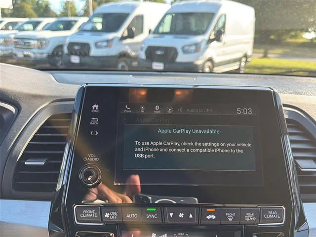 Used 2019 White Diamond Pearl Honda  image 17