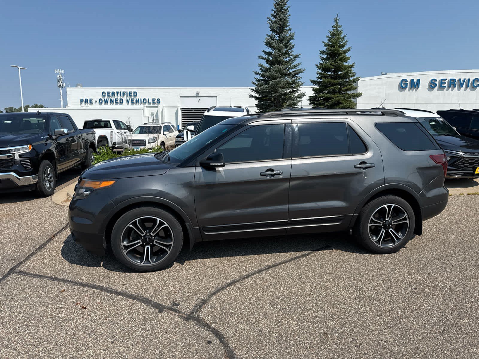 Used 2015 Magnetic Metallic Ford Sport image 5