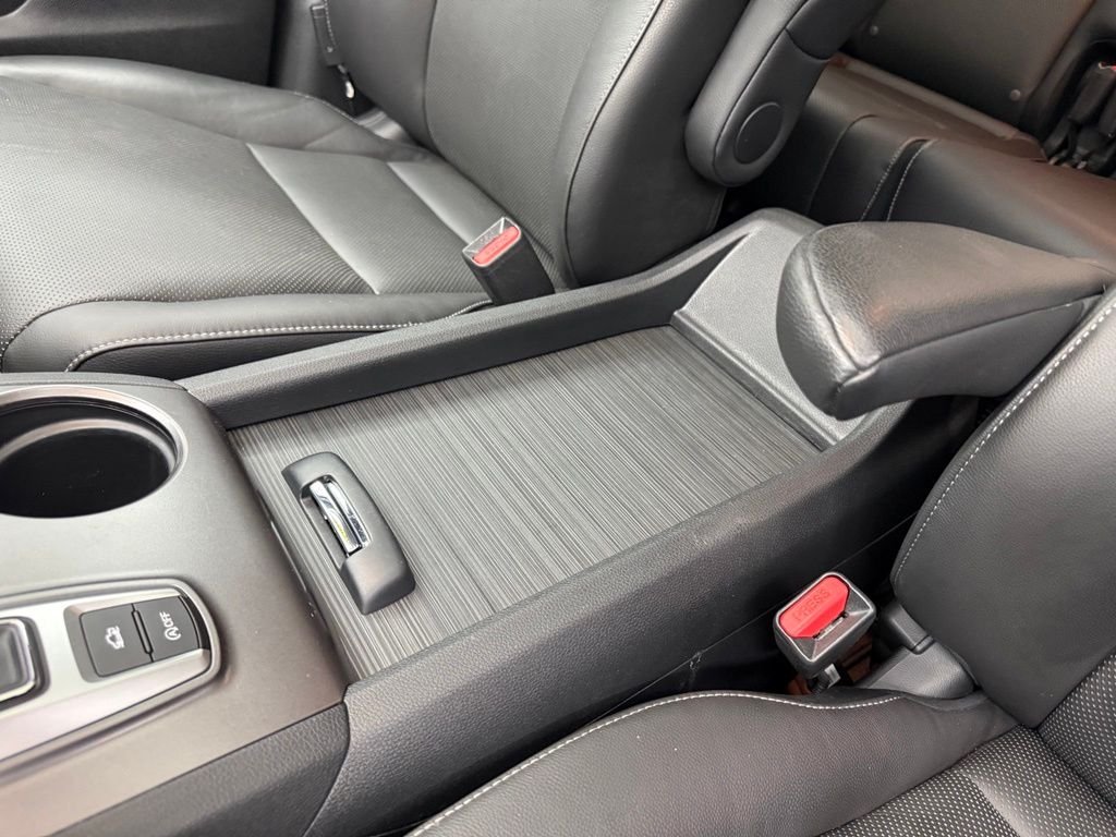 Used 2020 Pacific Pewter Metallic Honda RTL image 26