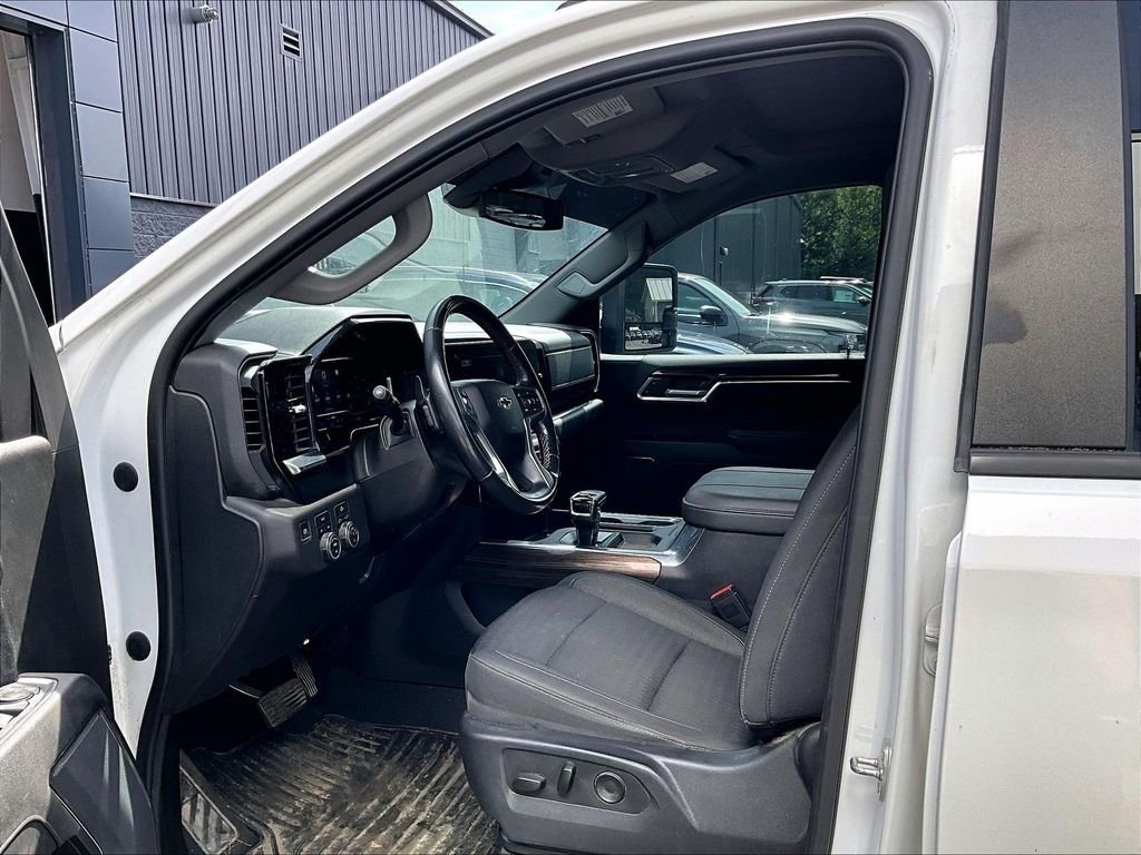 Used 2023 White Chevrolet RST image 7
