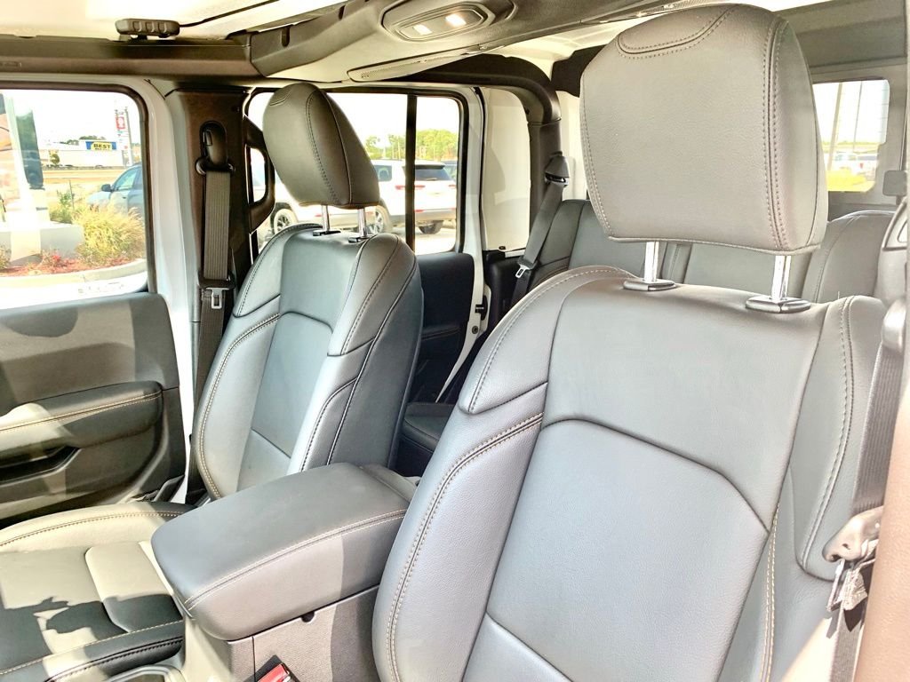 Used 2026 White Jeep Sahara image 16