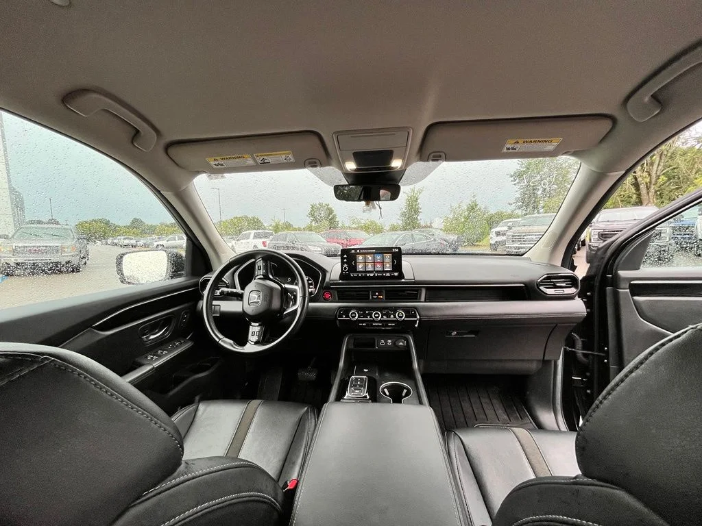 Used 2025 Black Honda EX-L image 13