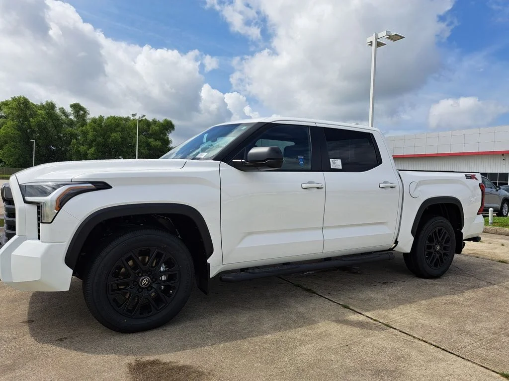 New 2026 White Toyota SR5 image 9
