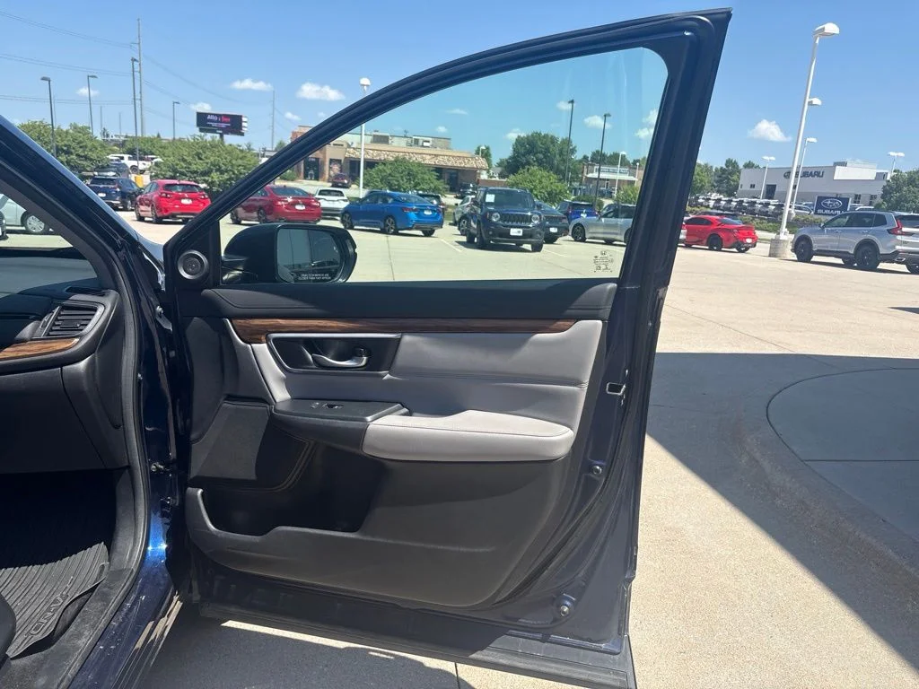 Used 2017 Blue Honda Touring FWD image 25