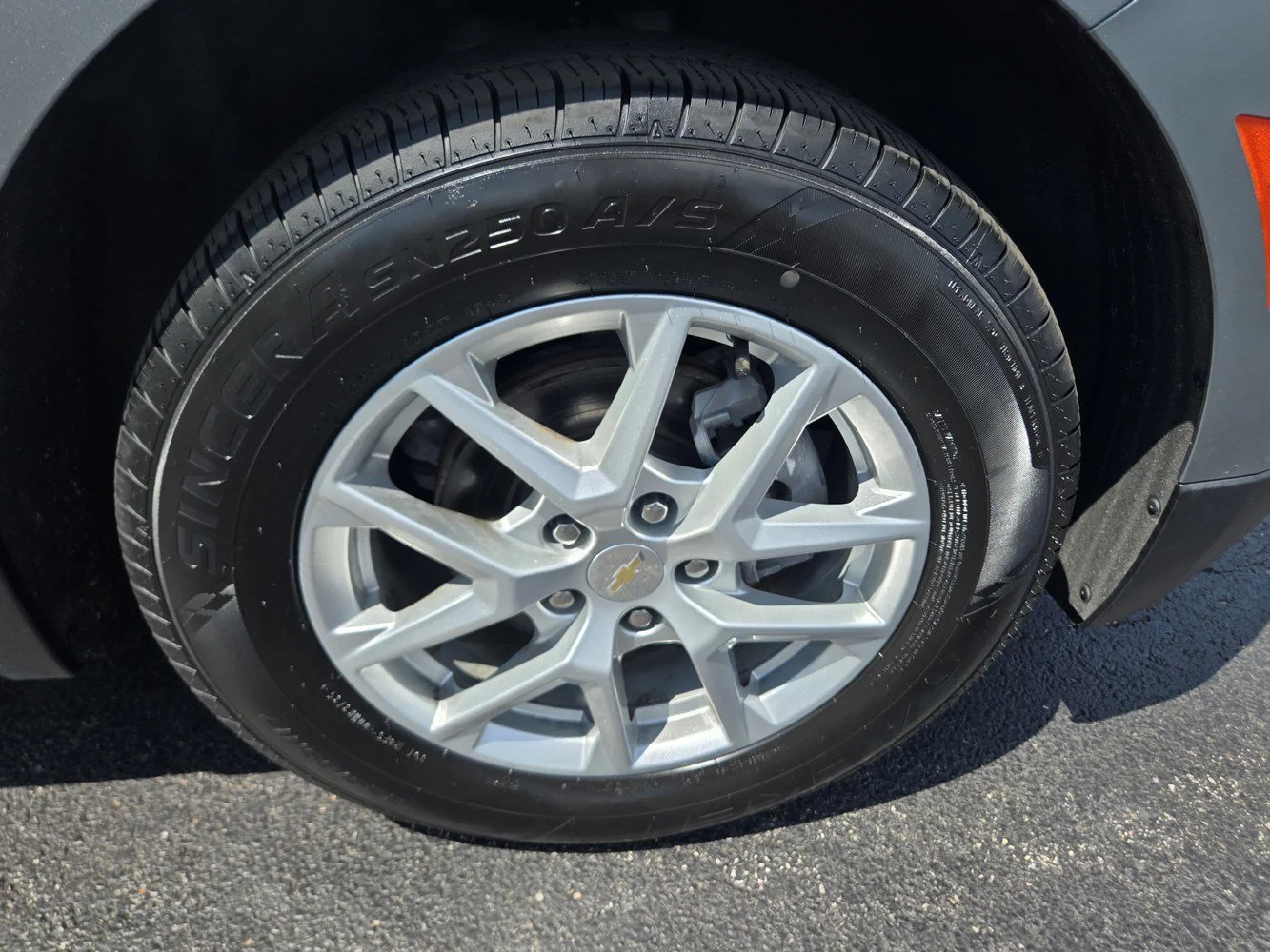 2024 Chevrolet Equinox LT - Photo 39
