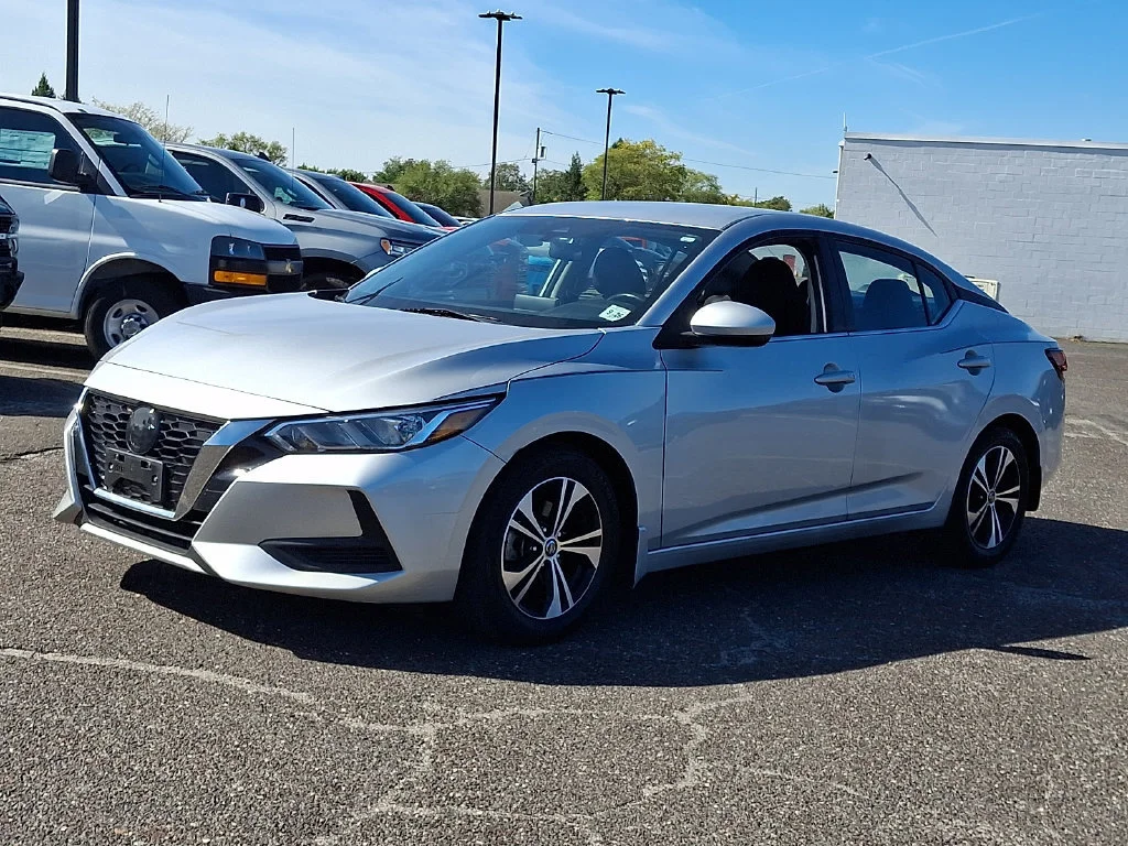 Used 2021 Silver Nissan SV Xtronic CVT image 6