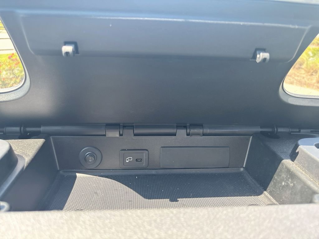 Used 2022  Mercedes-Benz Passenger 170 WB image 34