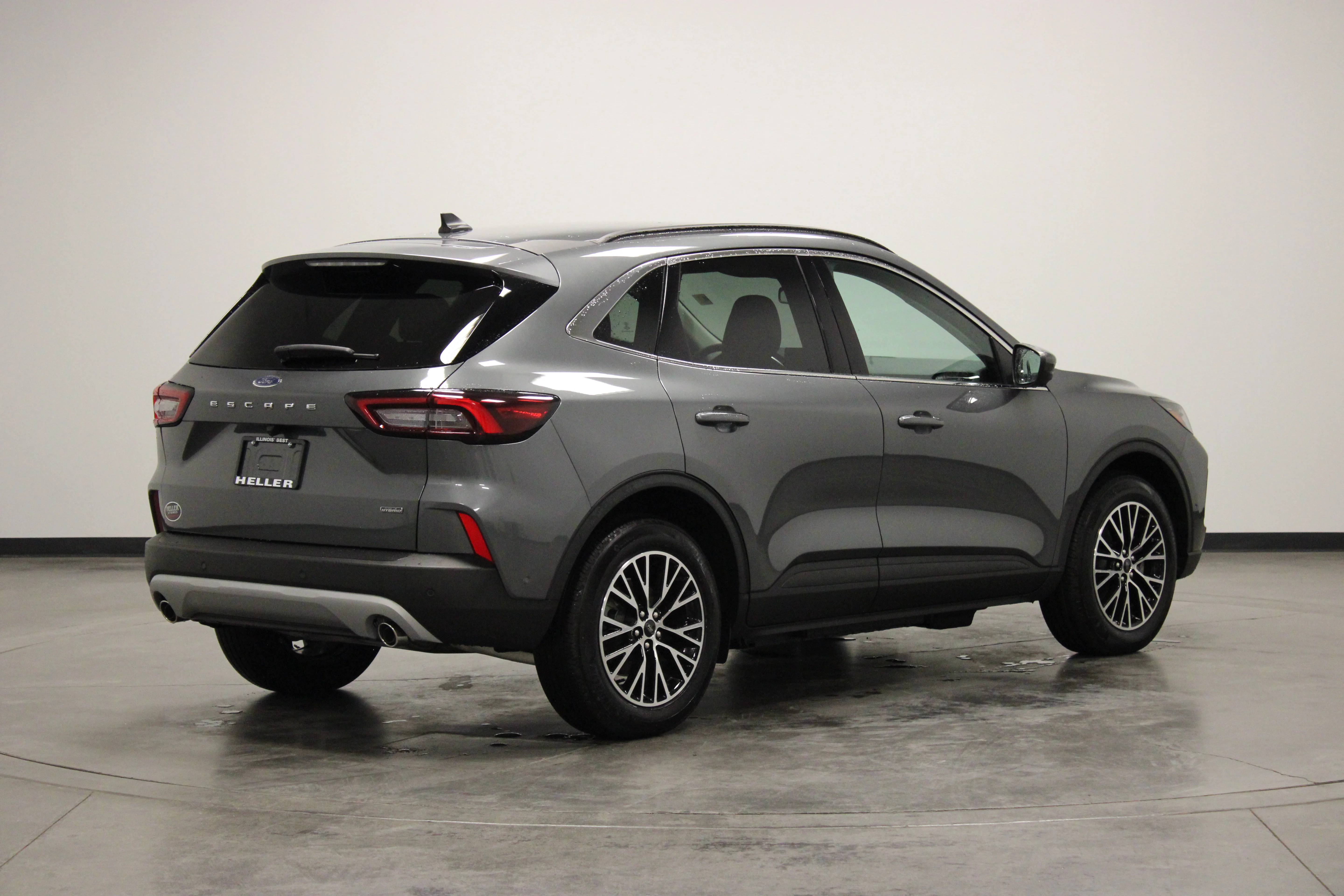 Used 2023 Gray Metallic Ford PHEV image 8