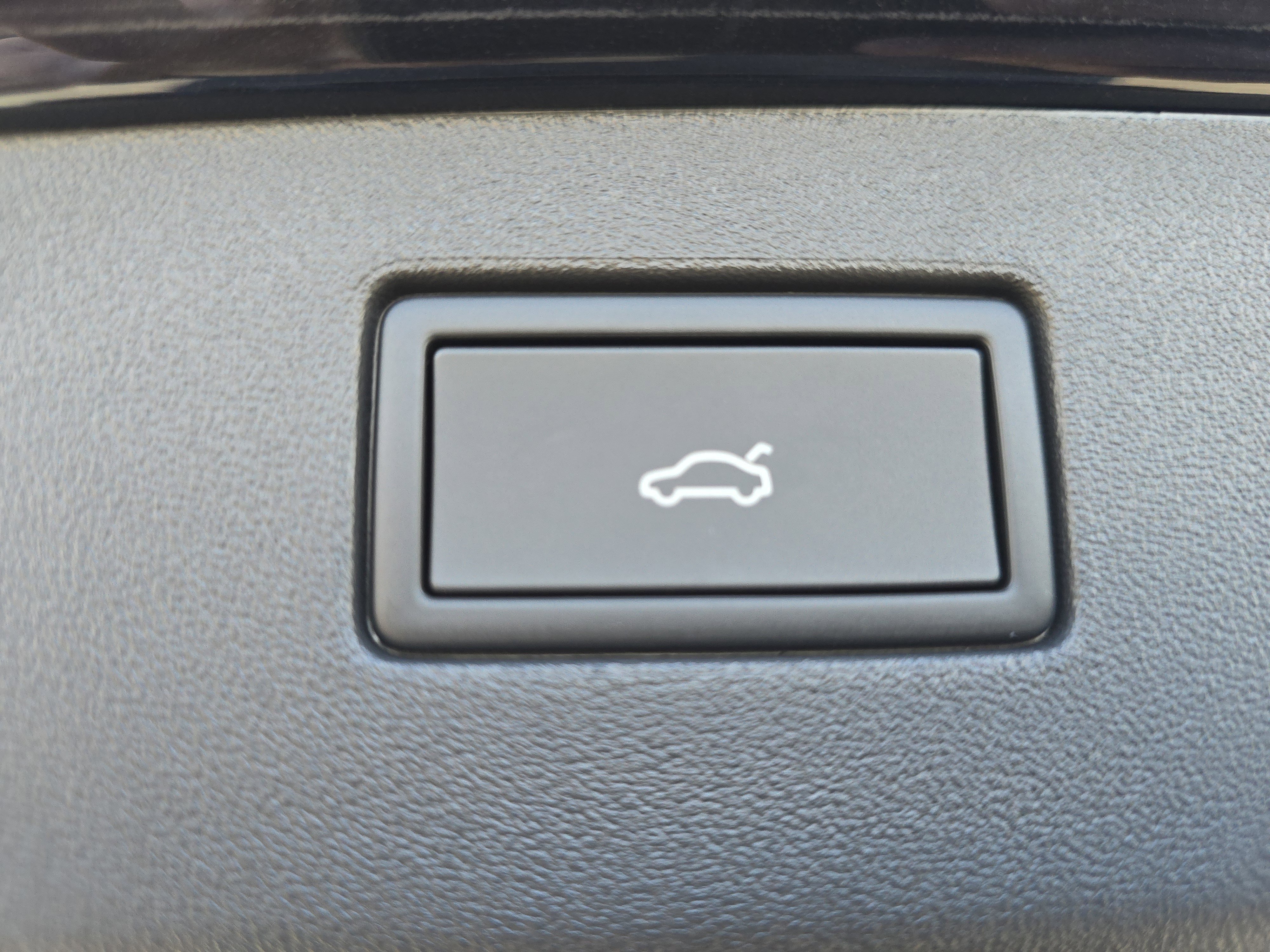 New 2026 Deep Black Pearl Volkswagen SE image 16