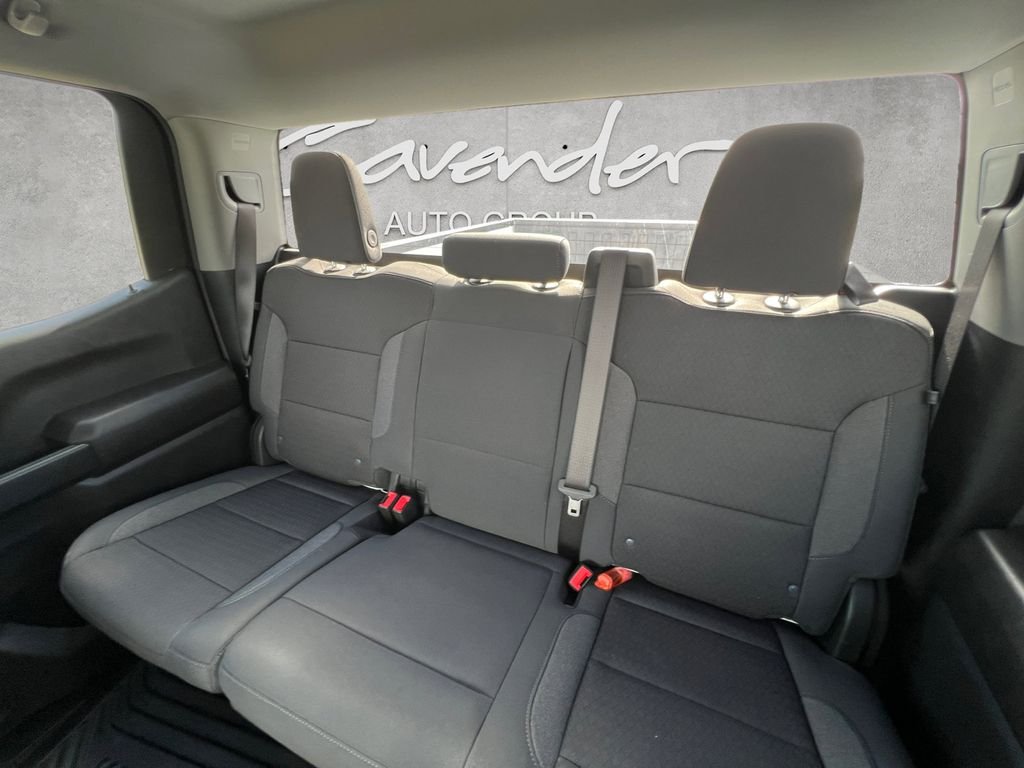 Used 2025 White Chevrolet Custom image 22
