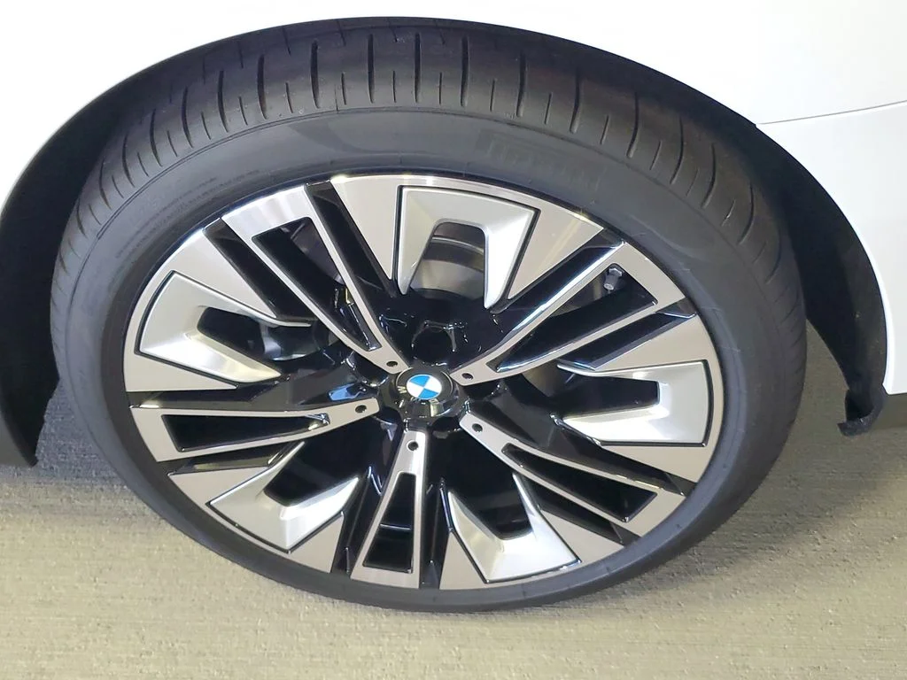 Used 2026 White BMW 530i image 5