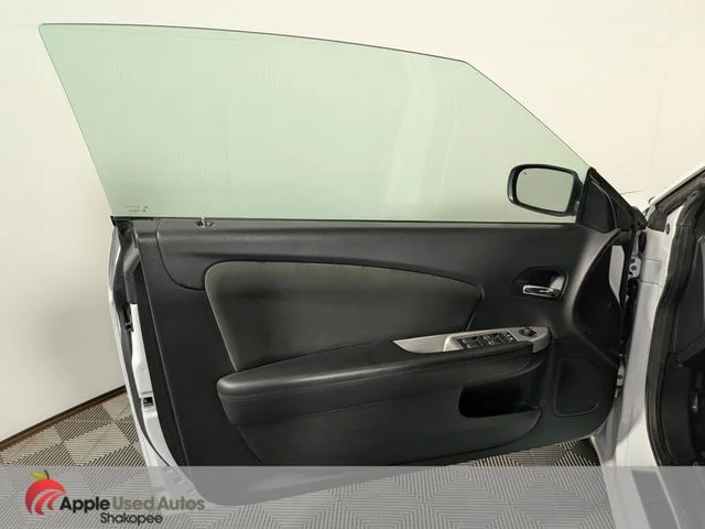 Used 2012 White Chrysler Touring image 10