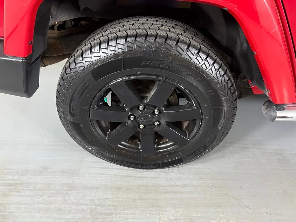 Used 2013 Red Jeep Sahara image 14