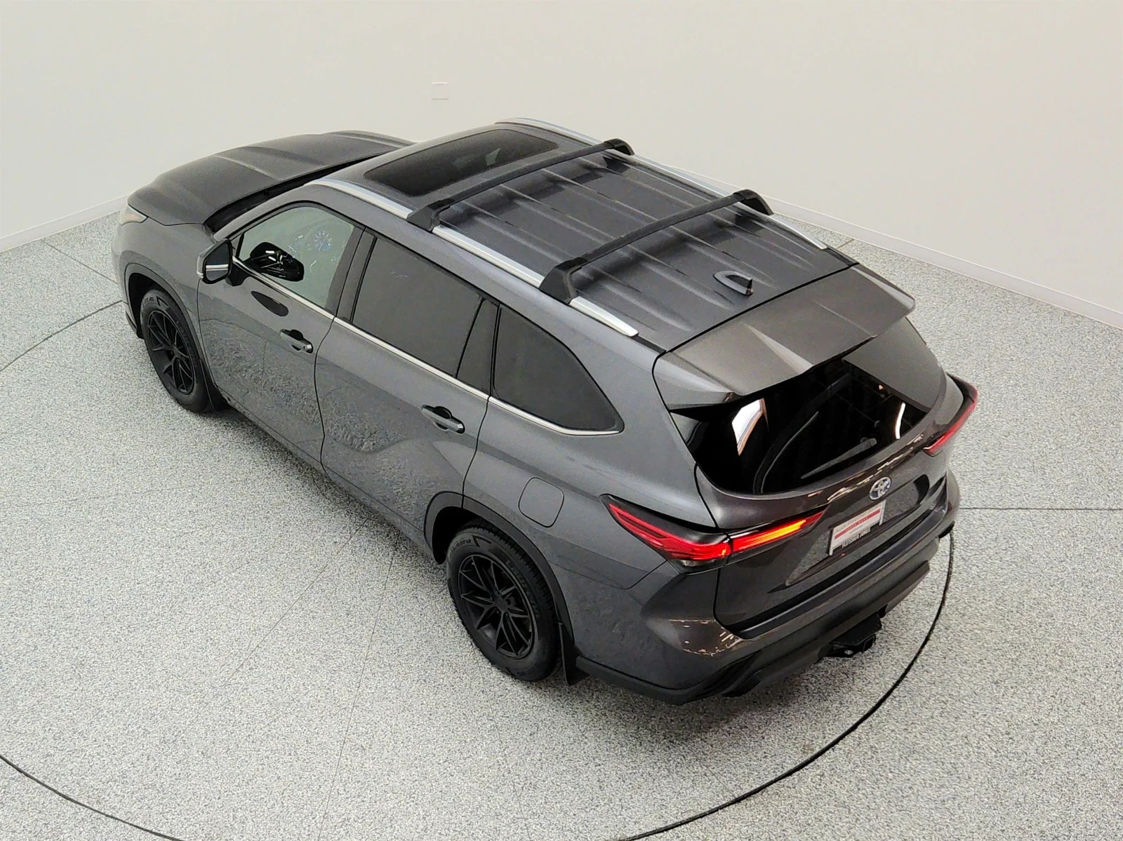 Used 2021 Magnetic Gray Metallic Toyota Hybrid XLE AWD (Natl) image 28