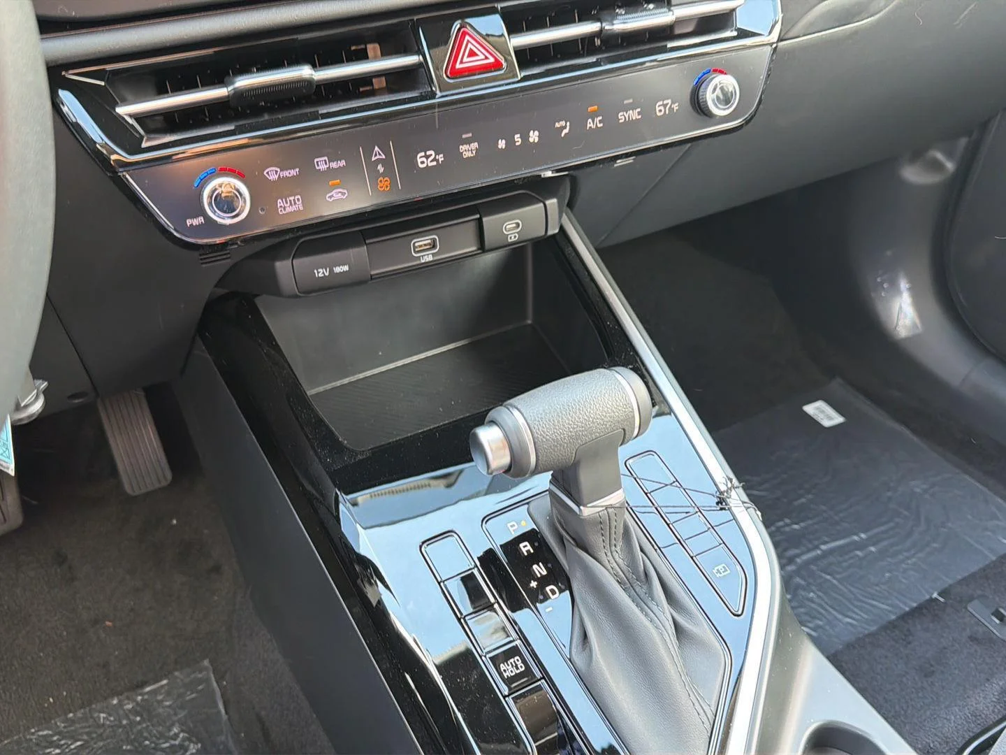 New 2026 Snow White Pearl Kia LX image 12