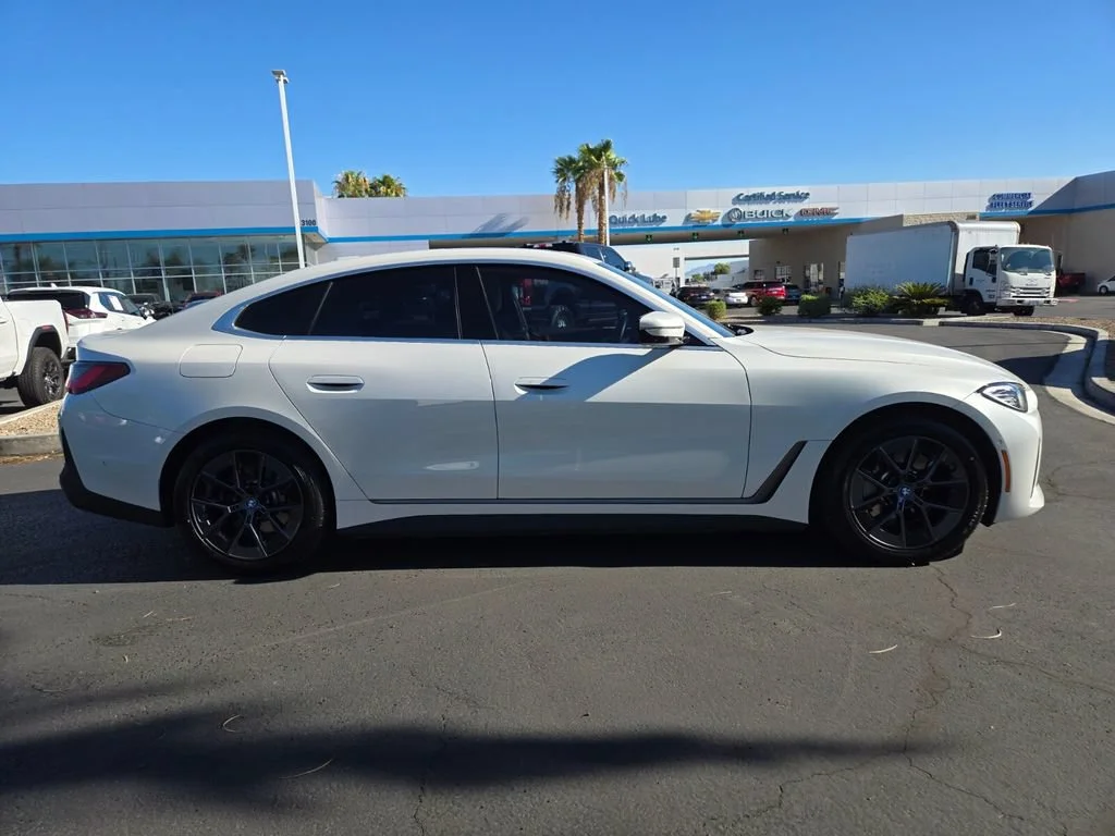 Used 2023 Mineral White Met BMW eDrive35 image 7