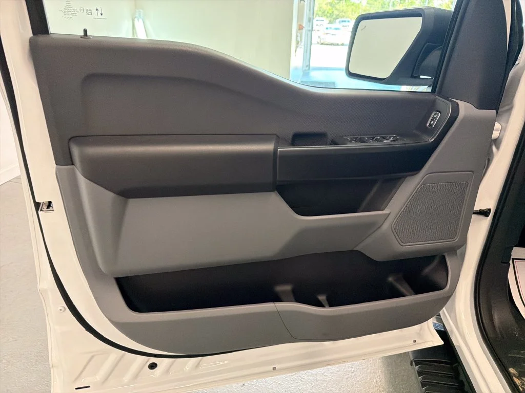 New 2026 Oxford White Ford XL image 11