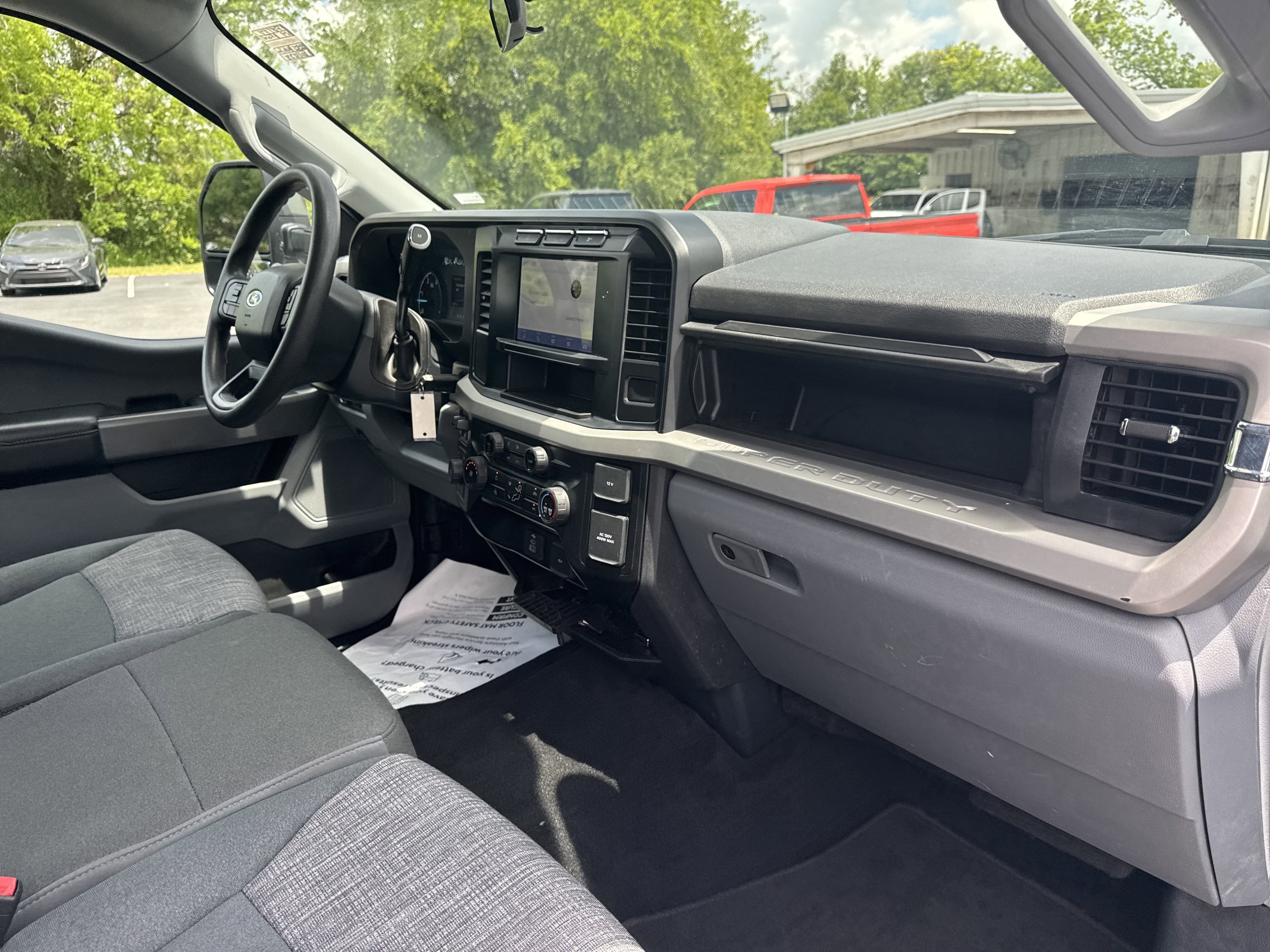 2024 Ford F-350 Super Duty XLT - Photo 32