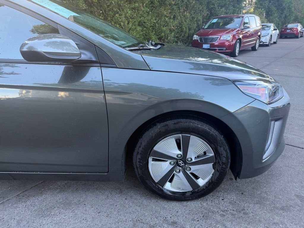 Used 2022 Amazon Gray Hyundai Blue image 3