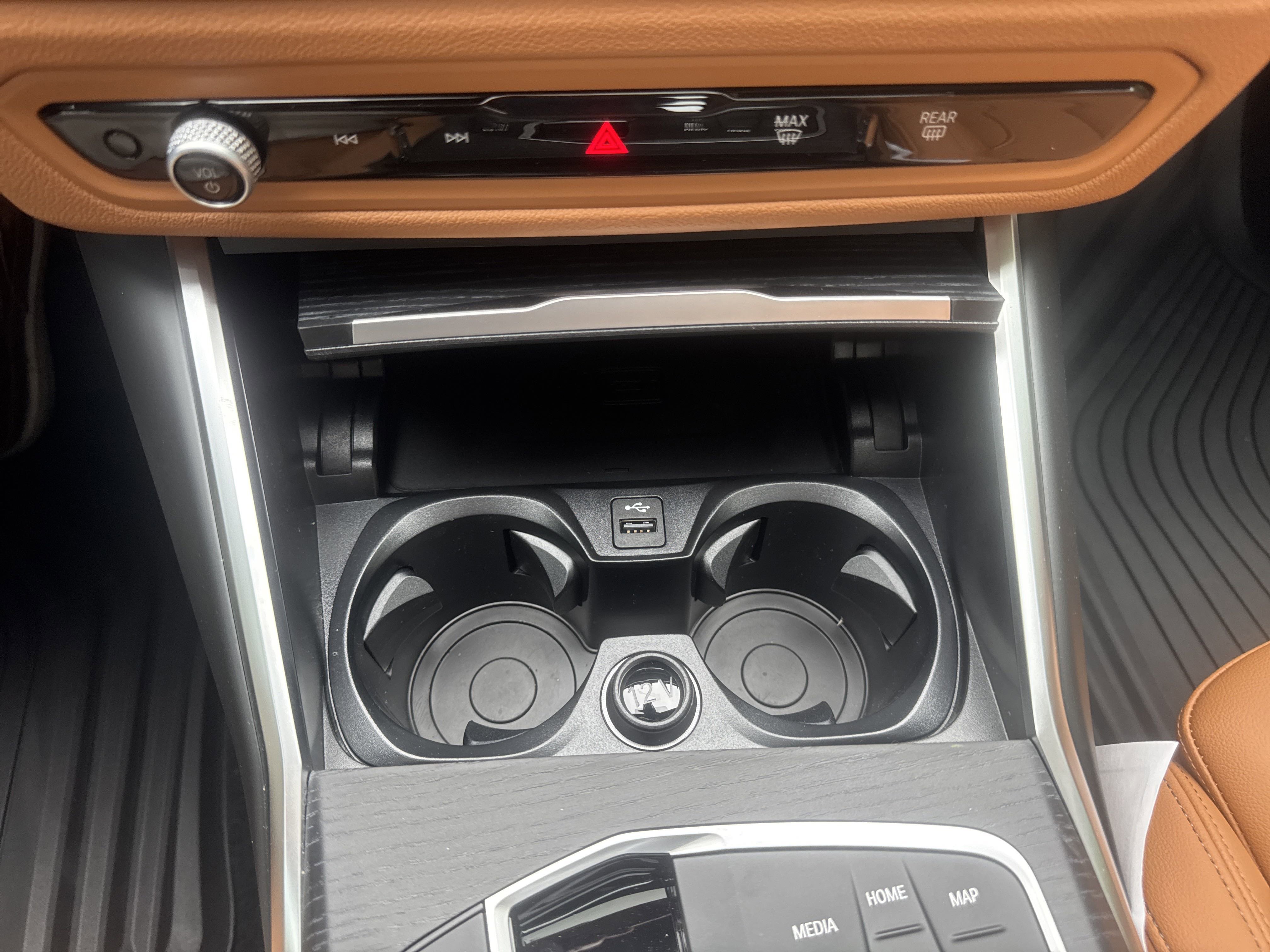 2025 BMW 3 Series 330i - Photo 16