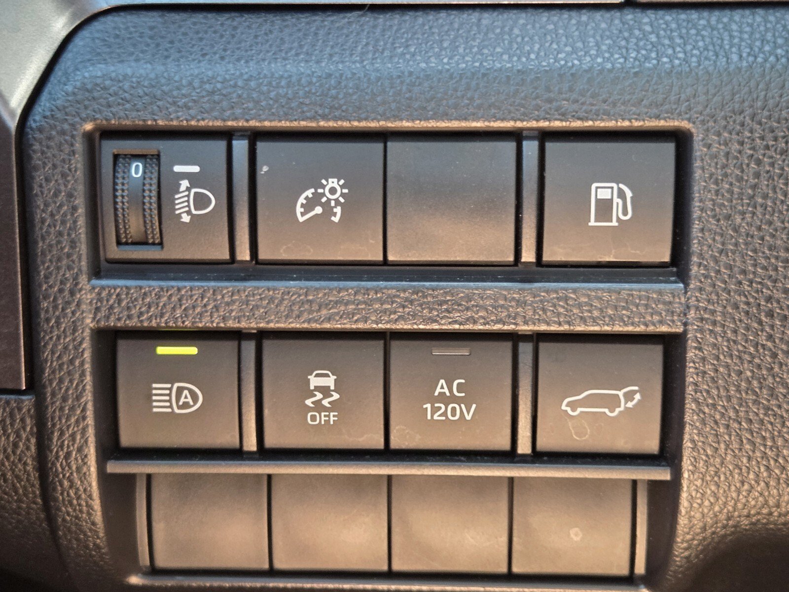Used 2025 Wind Chill Pearl Toyota TRD Sport Premium image 20