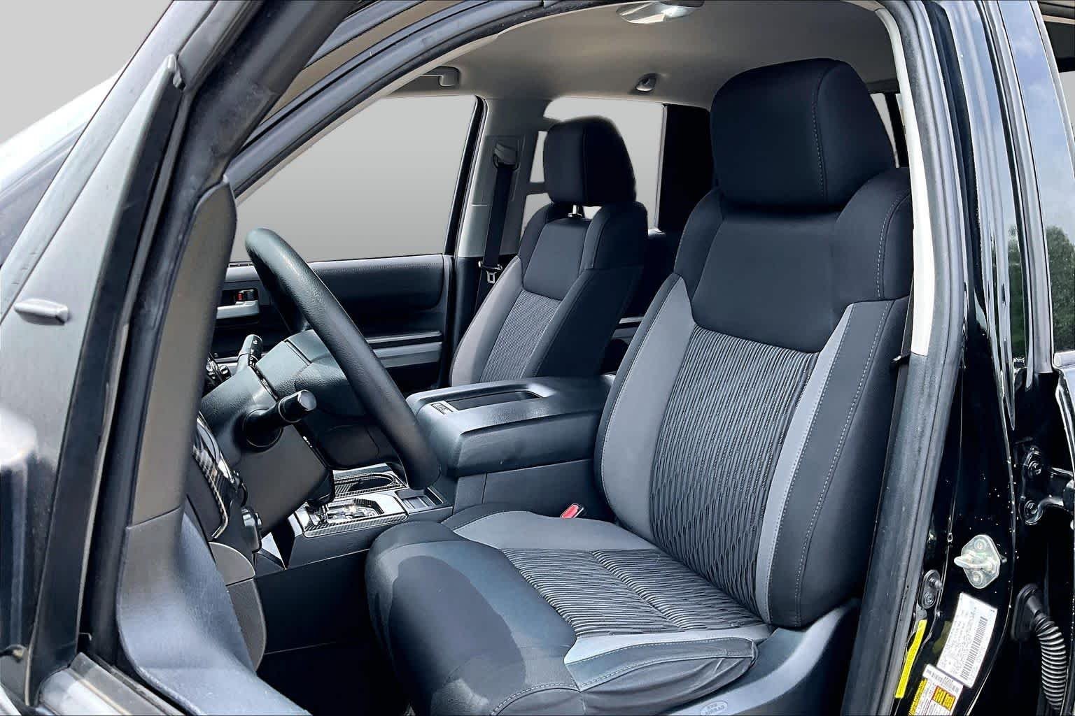 Used 2016 Black Toyota SR5 image 8