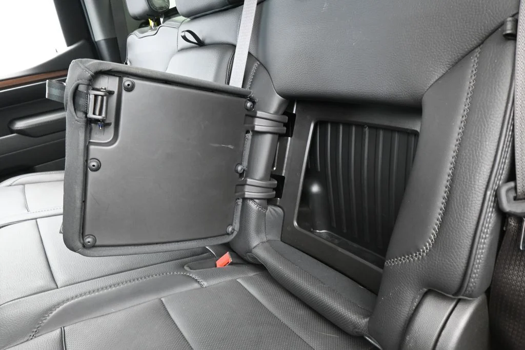 Used 2023 Sterling Metallic GMC Denali image 40