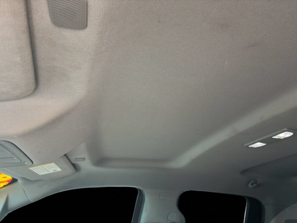 Used 2019 SUMMIT WHITE Chevrolet LT image 12