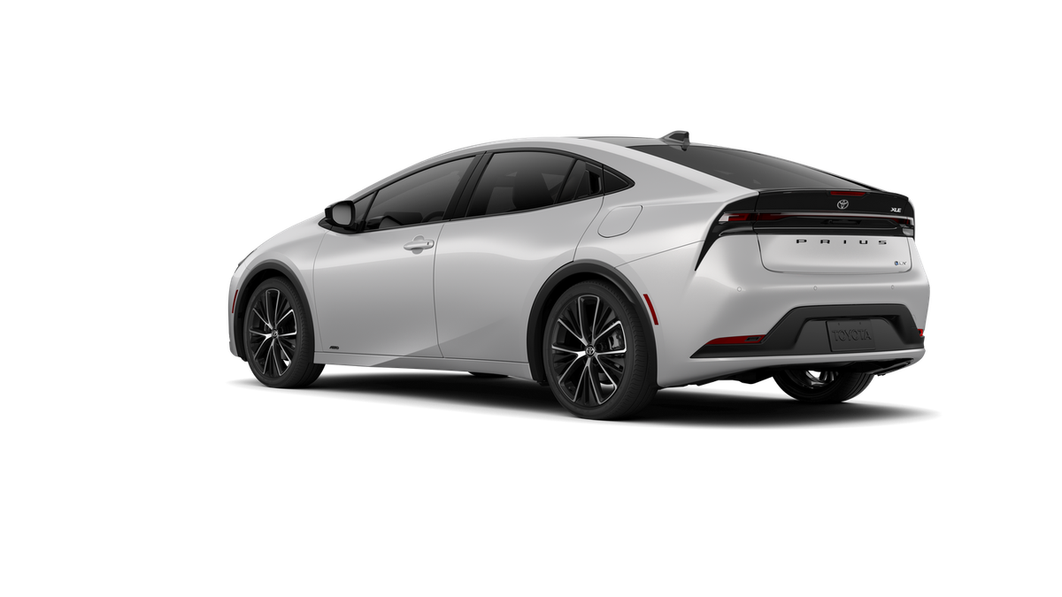 New 2026 Cutting Edge Toyota XLE AWD image 32