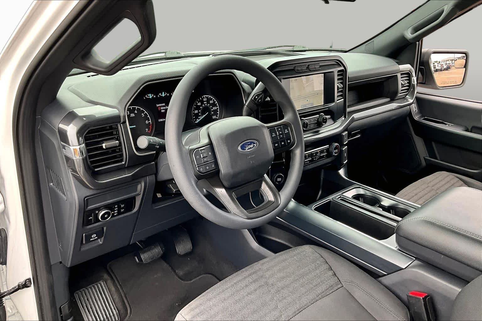 Used 2023 Oxford White Ford XL image 19