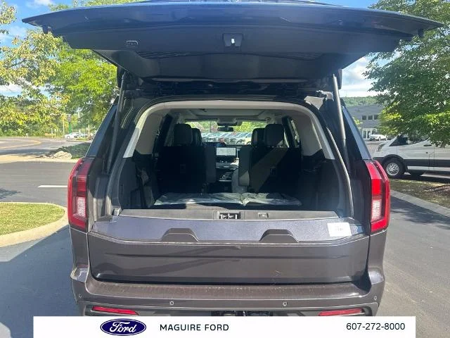 New 2027 Dark Matter Gray Metallic Ford Active image 28