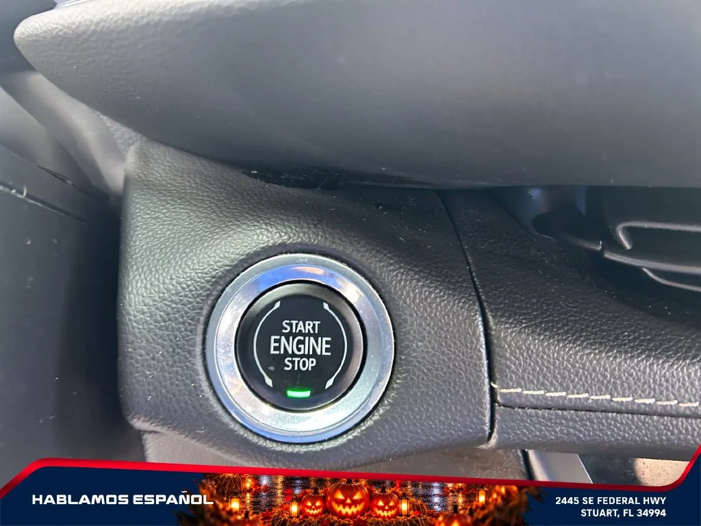 Used 2022 CINNABAR METALLIC Buick Essence image 21