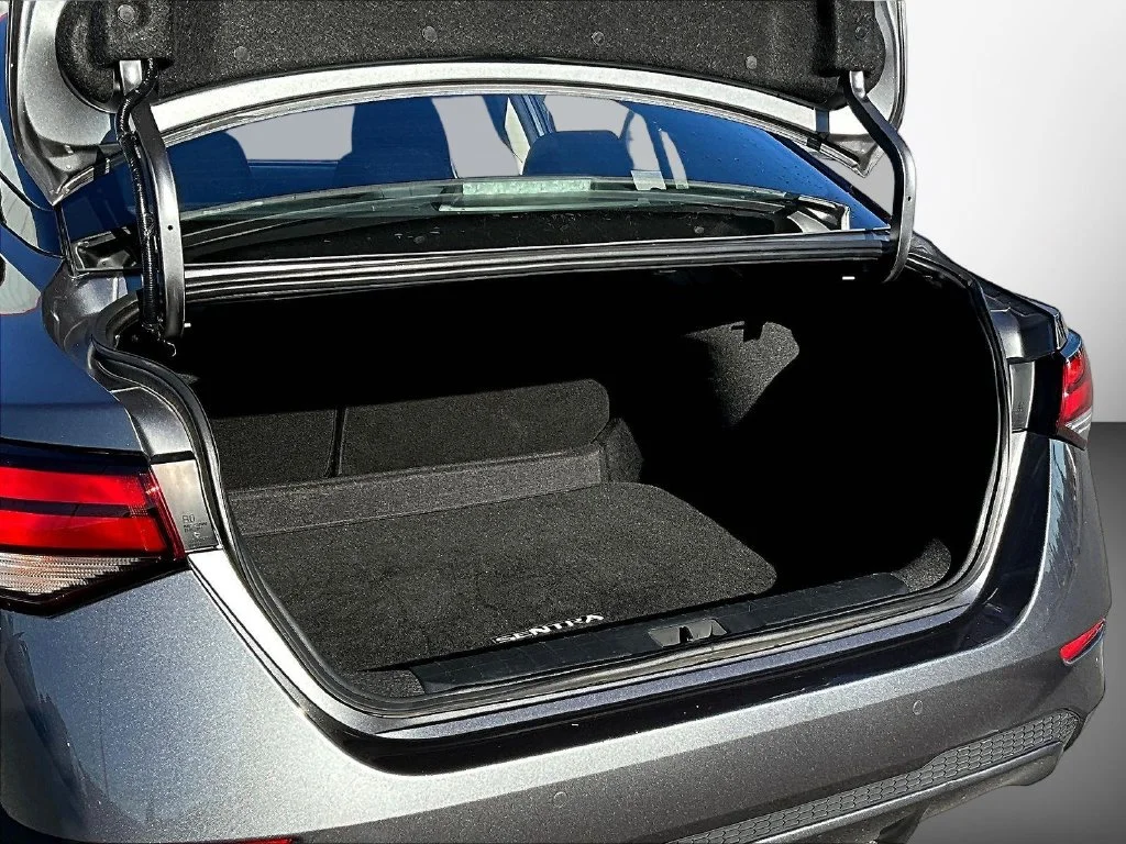 Used 2024 Gray Nissan SV image 7