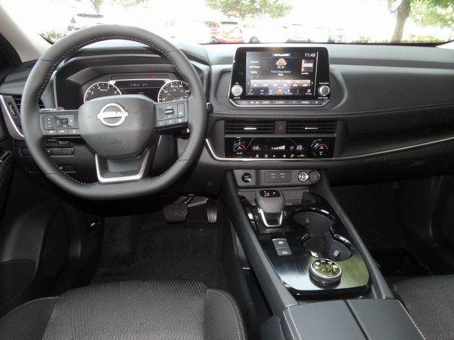 2026 Nissan Rogue SV - Photo 13