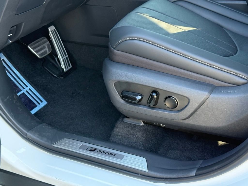 New 2026 Wind Chill Pearl Lexus TX 500h F SPORT PERFORMANCE PREMIUM AWD image 17