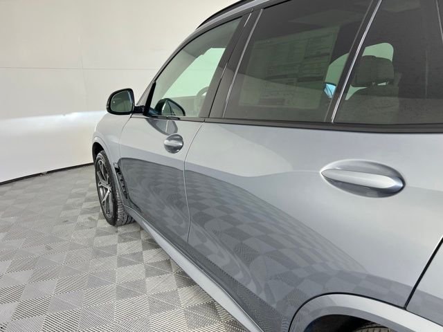 New 2026 Gray BMW xDrive40i image 10