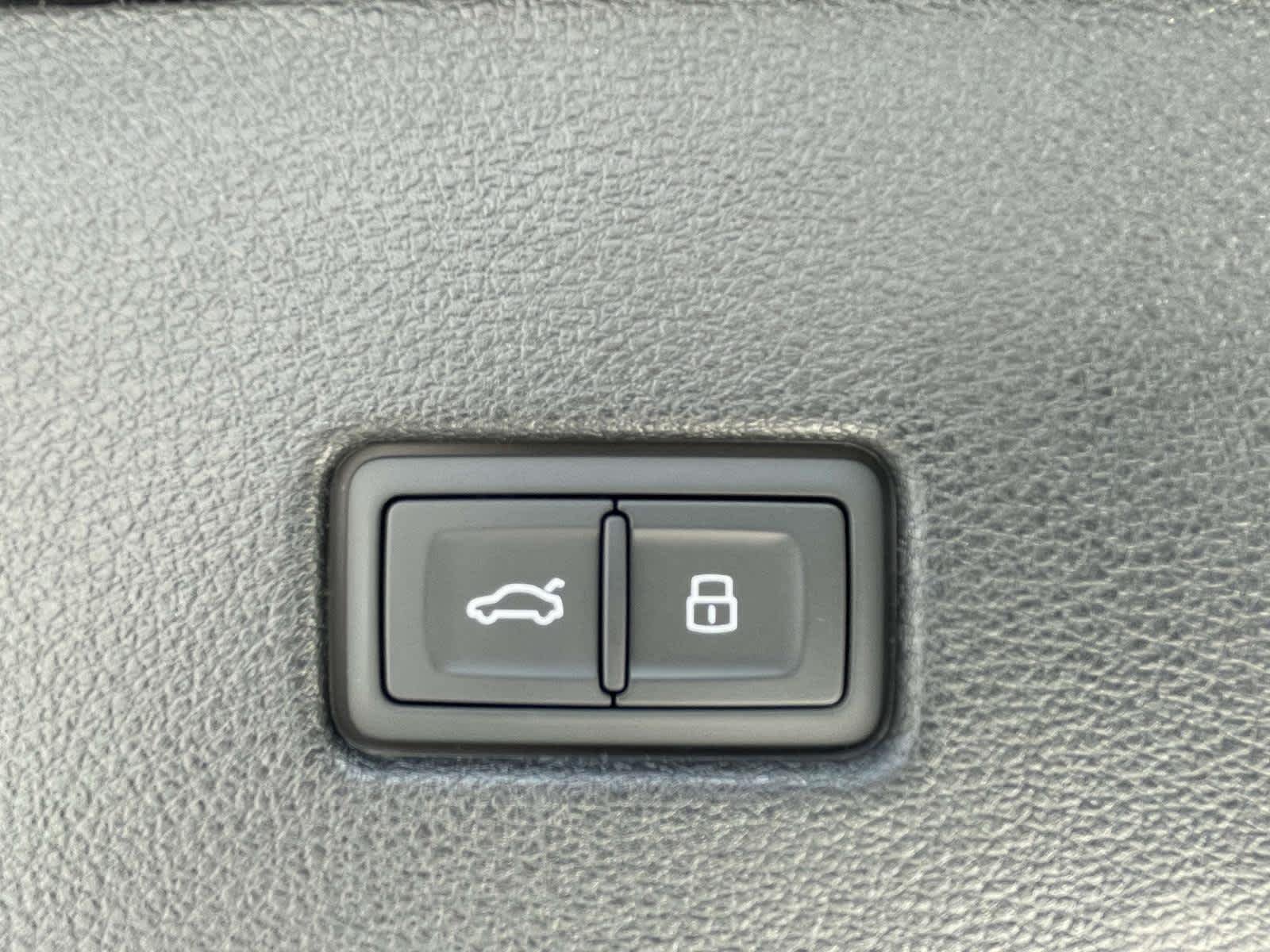 New 2026 0E0E/Black Audi Premium Plus image 19