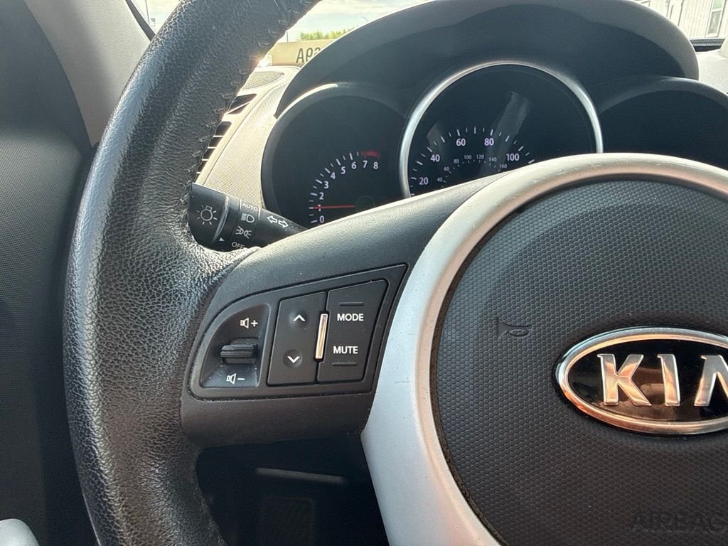 Used 2012 Green Kia Plus image 20
