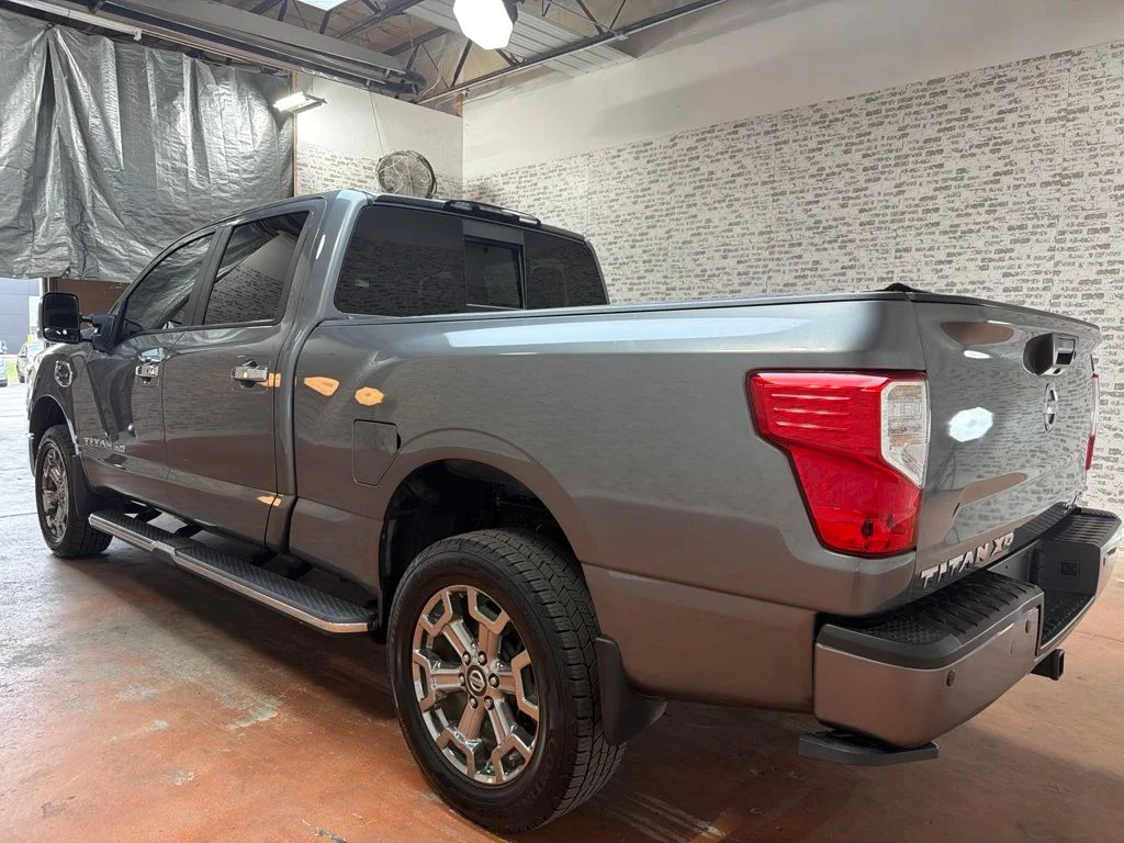 Used 2019 Gun Metallic Nissan SL image 5