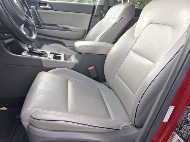 Used 2017 Red Kia EX image 3
