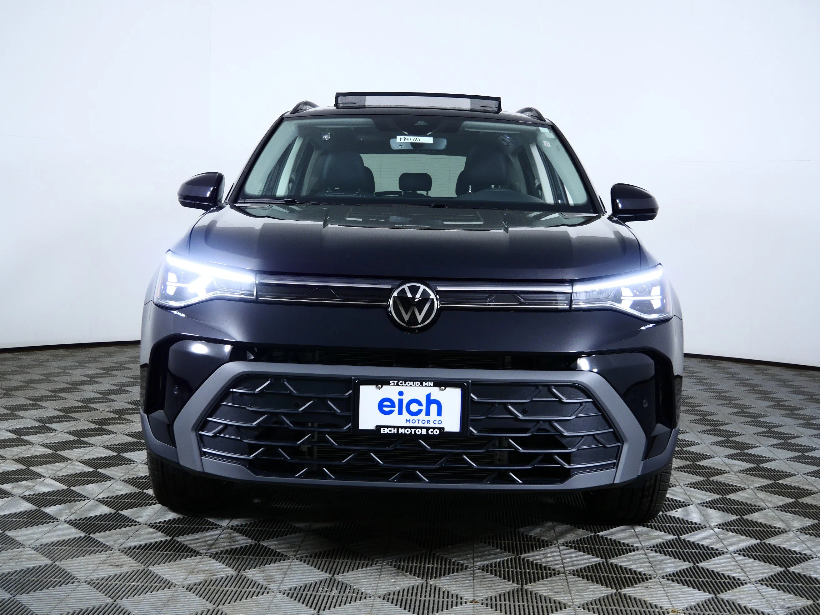 New 2026 Deep Black Pearl Volkswagen SE Black image 2