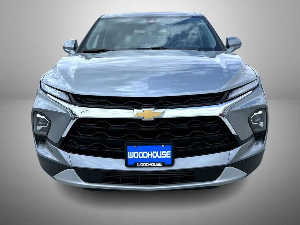 Used 2025 Gray Chevrolet LT image 2