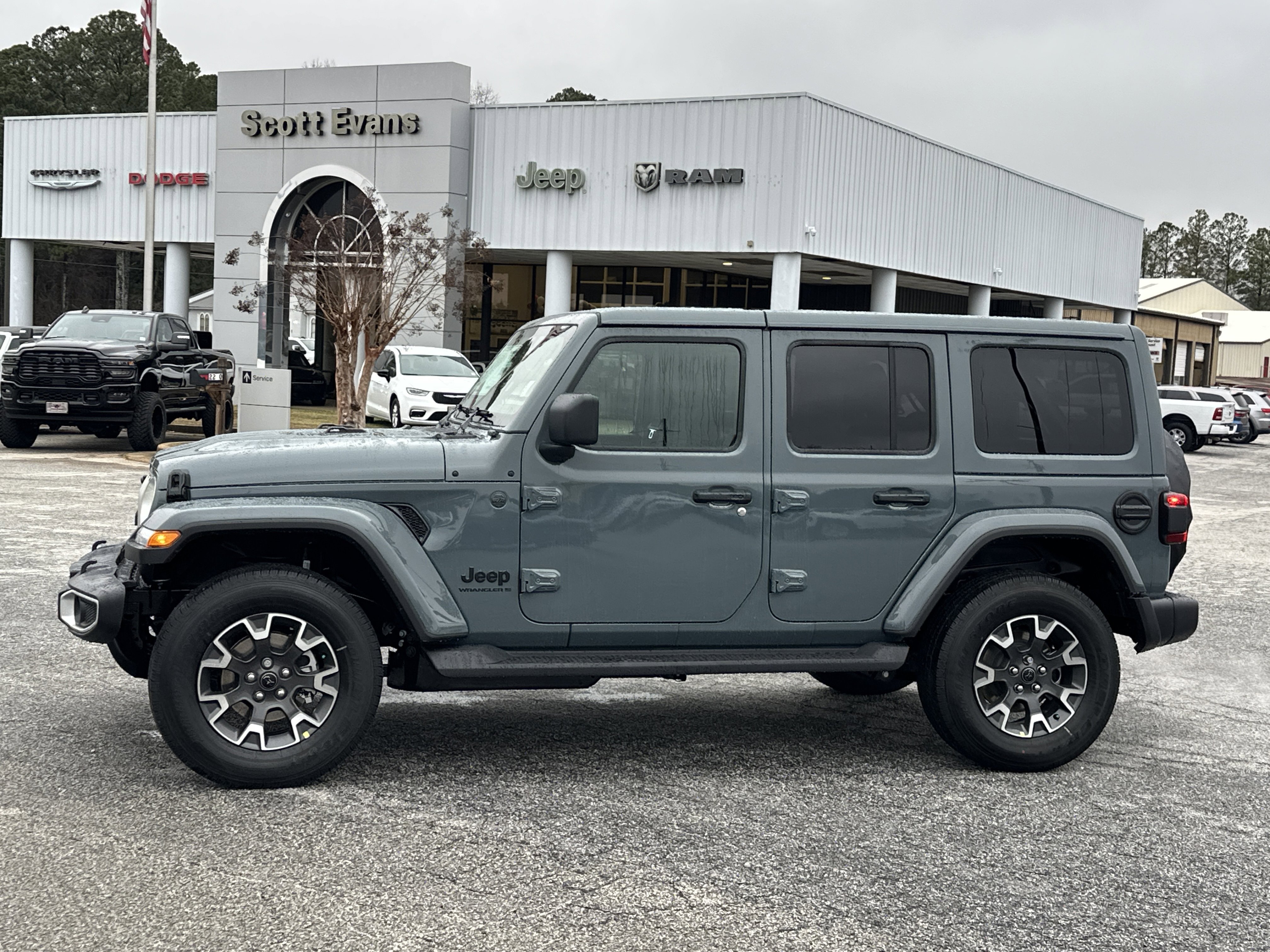 New 2026 Anvil Clear-Coat Exterior Paint Jeep Sahara image 5