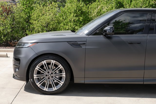 Used 2025 Gray Land Rover Dynamic SE image 19