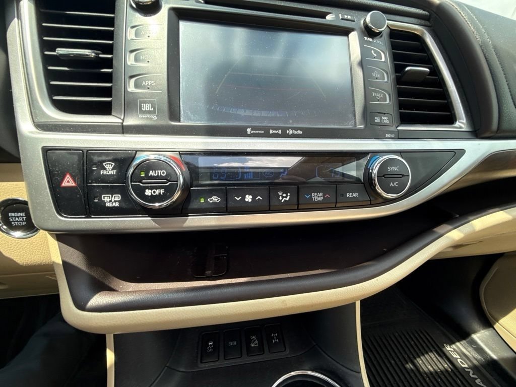 Used 2016 Blizzard Pearl Toyota Limited Platinum V6 image 35