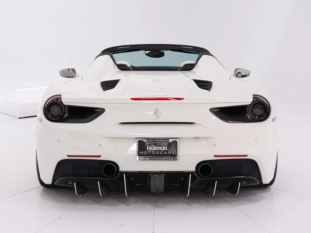 Used 2018 Bianco Avus Ferrari  image 4
